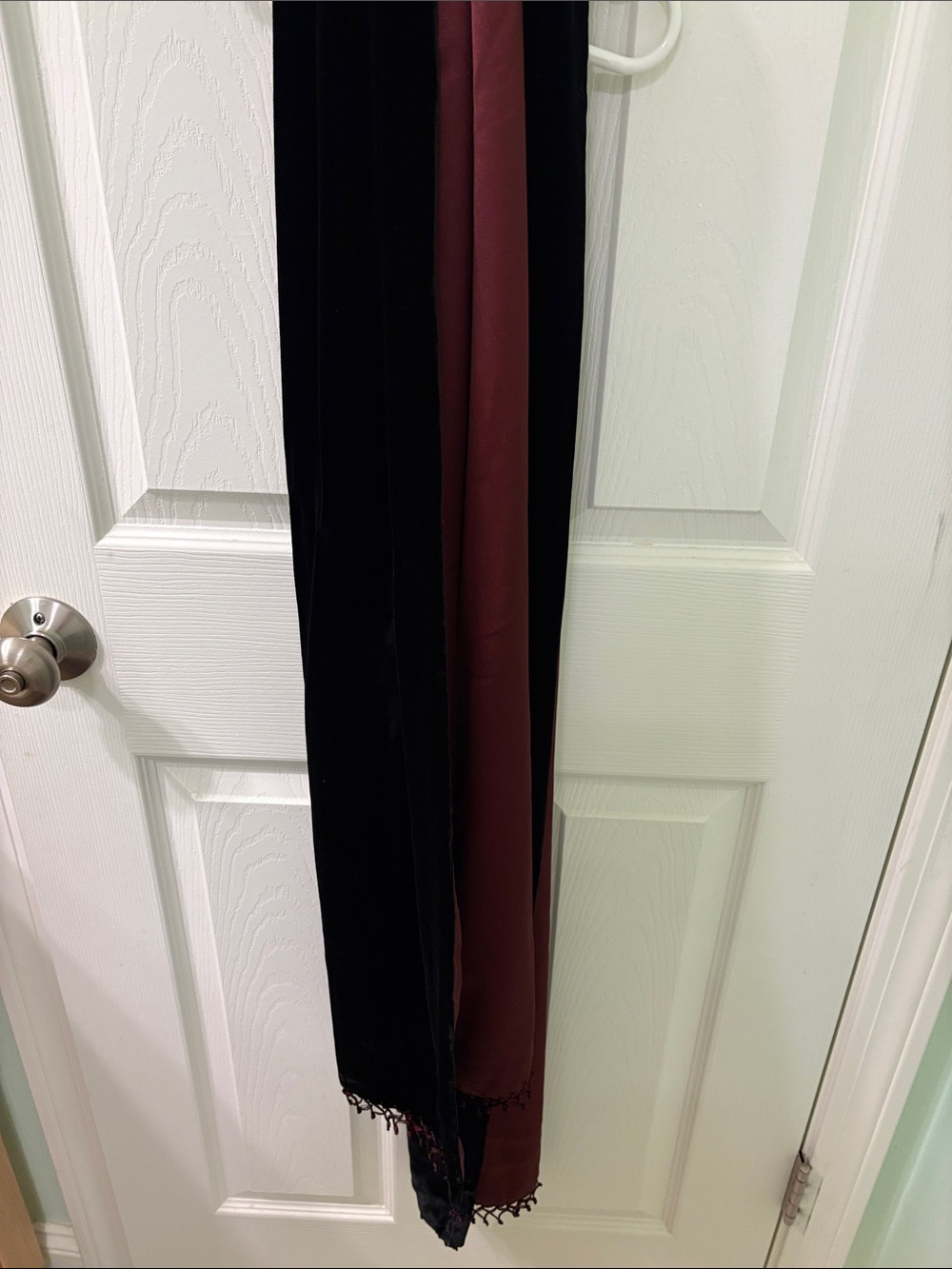 Two-Tone Velvet and Satin Scarf – Black and Burgundy